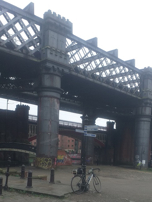 Railway viaducts at Castlefield may have
        <br>destroyed the roman fort, but note the
        <br>decorative castellations!